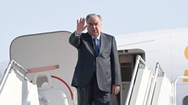 Эмомали Рахмон отбыл с рабочим визитом в Туркменистан, сообщает пресс-служба президента РТ - Sputnik Таджикистан