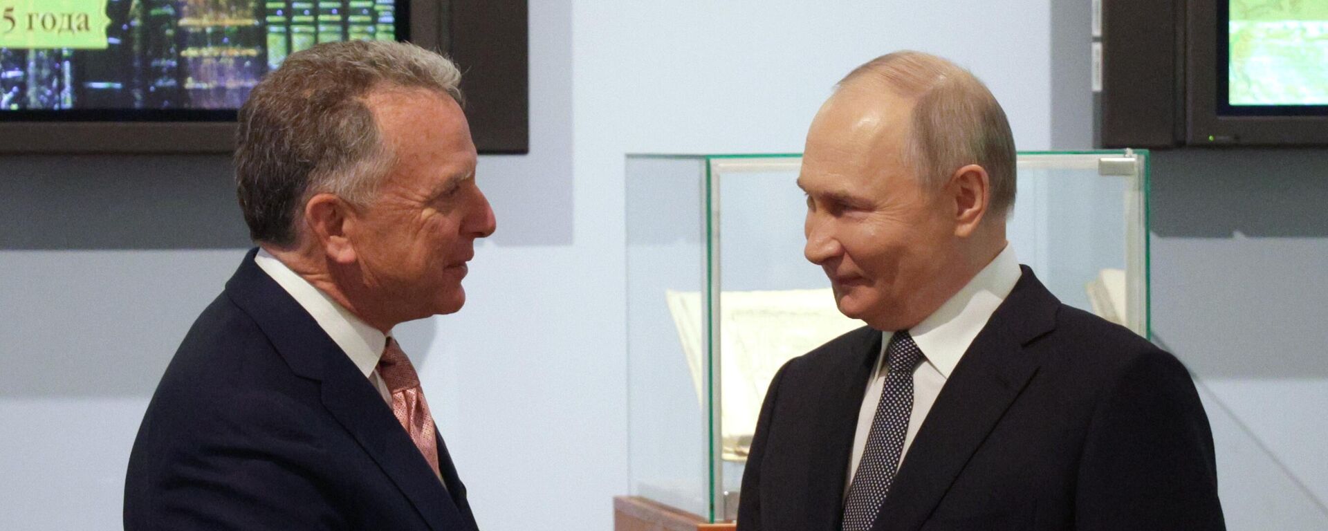 Президент Владимир Путин встретился со спецпосланником президента США Стивеном Уиткоффом - Sputnik Тоҷикистон, 1920, 02.12.2025