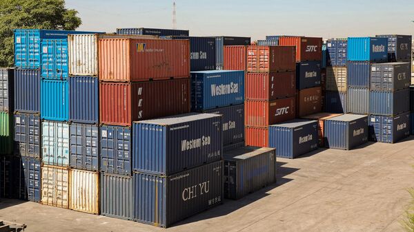 Грузовые контейнеры в железнодорожном терминале Ташкента - Sputnik Тоҷикистон