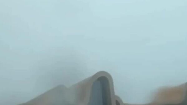 Эпичный удар молнии в авто произошел в китайском Бэйхае - Sputnik Таджикистан