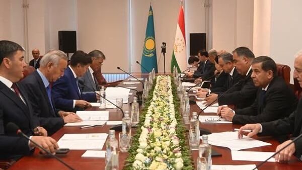 Таджикистан и Казахстан утвердили дорожную карту межпарламентского сотрудничества до 2027 года - Sputnik Таджикистан