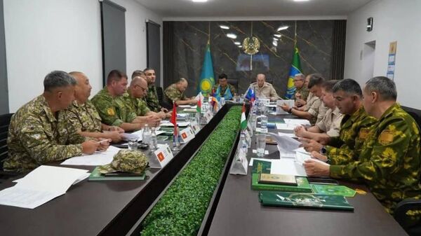Тоҷикистон дар ҷаласаи кории сарони ситоди хадамоти марзбонии кишварҳои узви СПАД оид ба мубориза бо таҳдидҳо дар марзҳои хориҷӣ дар Ҷаркент ширкат кард - Sputnik Тоҷикистон