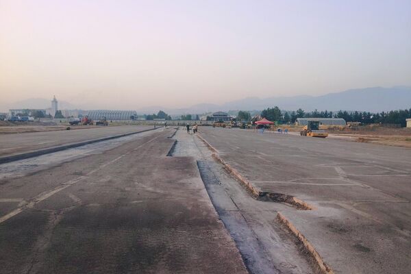 
Корҳои сохтмонӣ дар фурудгоҳи Душанбе - Sputnik Тоҷикистон