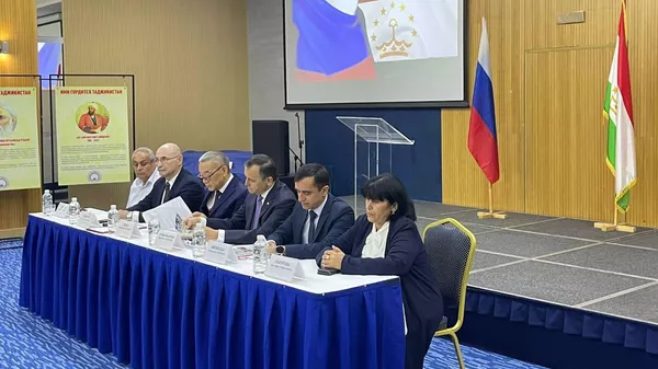 Встреча Посла Таджикистана с соотечественниками, проживающими в регионах Дальневосточного федерального округа России - Sputnik Тоҷикистон