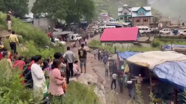 Из-за наводнения на севере Индии в округе Киштвар погибли 10 человек - Sputnik Таджикистан