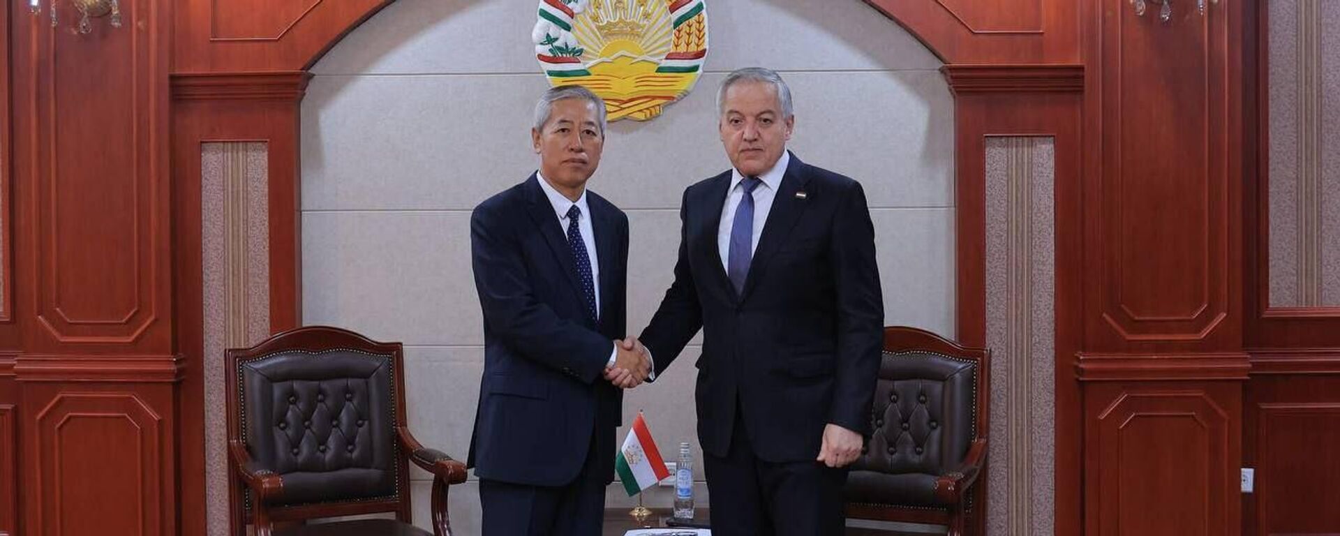 Вазири корҳои хориҷии Тоҷикистон бо сафири навтаъйини Чин дар Душанбе таҳкими ҳамкориҳоро баррасӣ кард - Sputnik Тоҷикистон, 1920, 15.08.2025