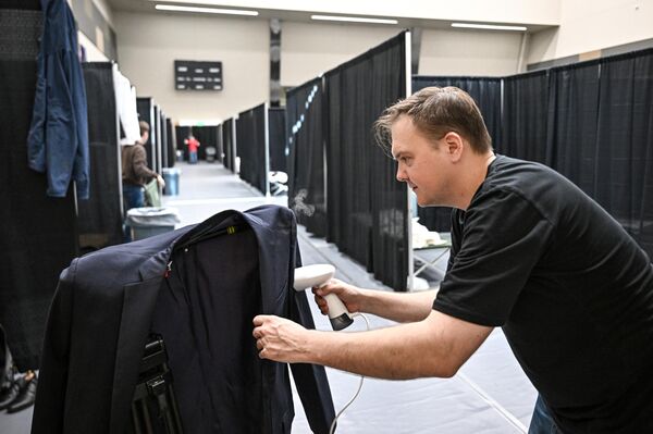 Пас аз мулоқоти як ба яки президентҳо, музокирот дар ҳайатҳо сурат мегирад ва ин музокирот дар як субҳонаи корӣ идома хоҳад ёфт. - Sputnik Тоҷикистон