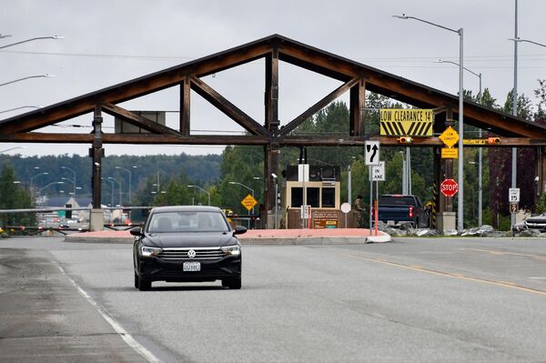 Гузаргоҳи назоратии базаи ҳарбии ИМА &quot;Элмендорф-Ричардсон&quot; ар Анкориҷ. - Sputnik Тоҷикистон