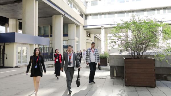 Чат-боты и ИИ: журналисты из стран СНГ прошли новый модуль проекта SputnikPro на Зубовском - Sputnik Таджикистан