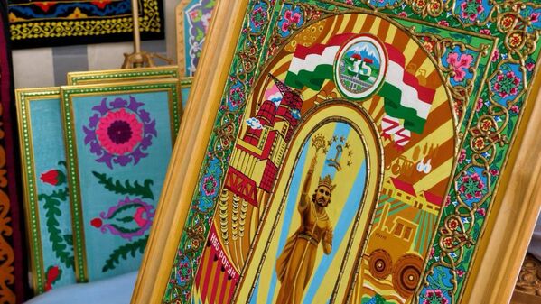 Ин намоишгоҳ на танҳо саҳнаи намоиши маҳсулоти босифати тоҷикистониён гардид, балки рамзи дӯстии ду миллат низ буд. - Sputnik Тоҷикистон