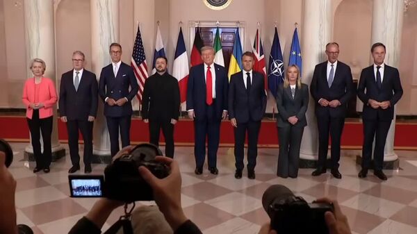 Мулоқоти Трамп ва Зеленский ба охир расид, онҳо барои муошират бо ширкати раҳбарони Аврупоӣ, ки мунтазир буданд, ҳозир шуданд - Sputnik Тоҷикистон