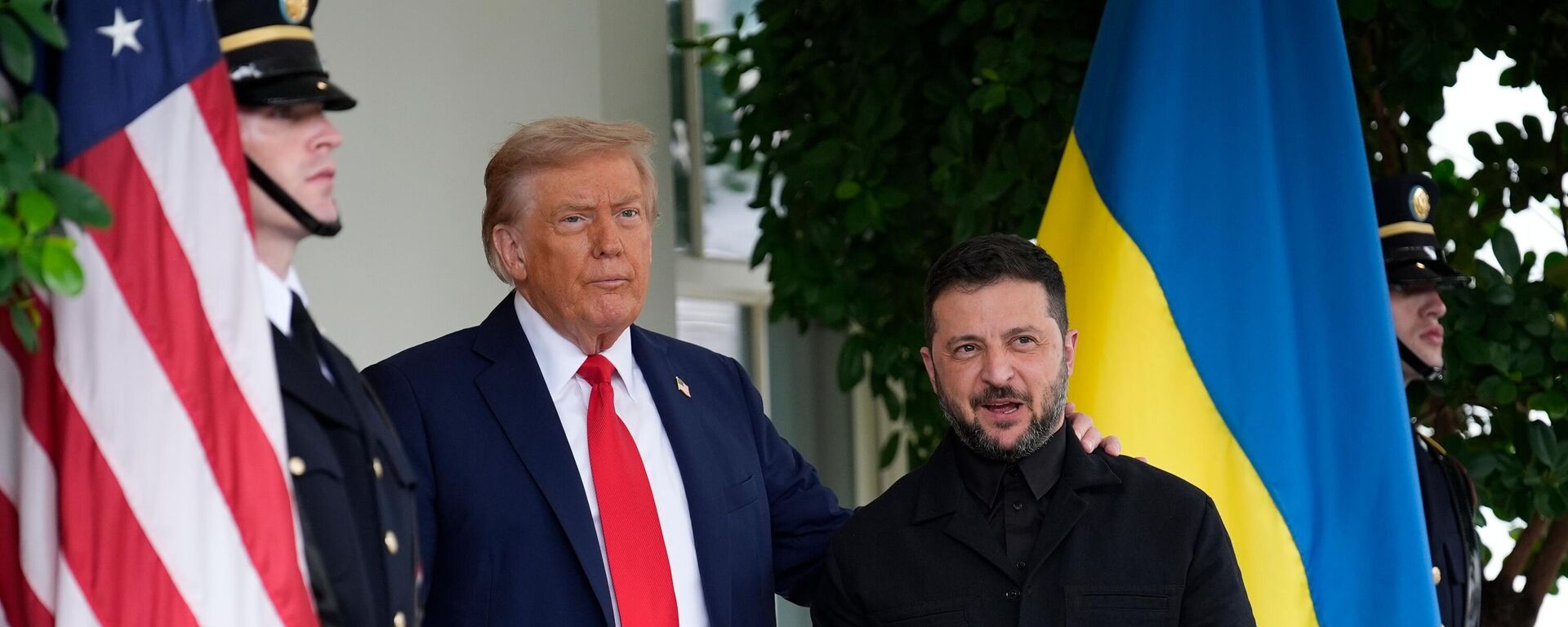 Зеленский прибыл в Белый дом на встречу с президентом США Трампом - Sputnik Тоҷикистон, 1920, 18.10.2025