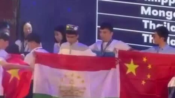 Таджикские школьники завоевали 2 бронзы на международной олимпиаде по математике VIMC 2025 в Дананге - Sputnik Таджикистан