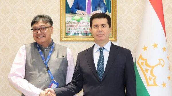 Таджикистан укрепляет сотрудничество с ПРООН: Завки Завкизода поздравил Судипто Мукерджи с назначением на должность - Sputnik Таджикистан