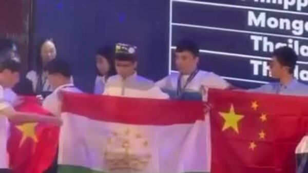 Мактаббачагони тоҷик дар Олимпиадаи байналмилалии риёзӣ VIMC 2025 дар Дананг 2 медали биринҷӣ ба даст оварданд - Sputnik Тоҷикистон