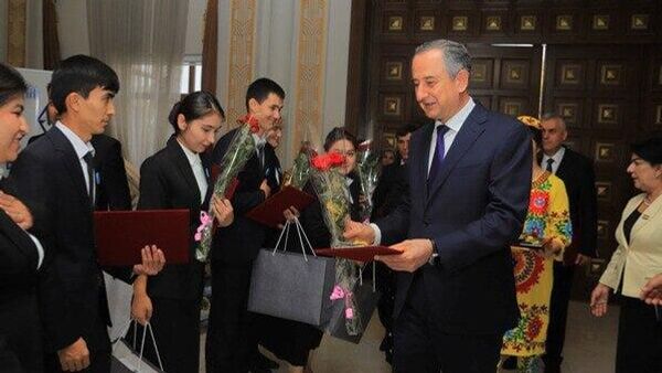 В Хатлоне 23 учителям выделили земельные участки - Sputnik Таджикистан