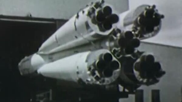 Расо 68 сол пеш ИҶШС аввалин бор дар ҷаҳон мушаки баллистикии байниқоравиро партоб кард - Sputnik Тоҷикистон