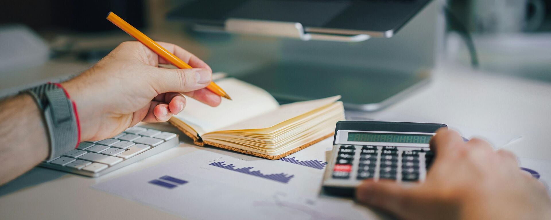 Подсчет налогов - Sputnik Тоҷикистон, 1920, 23.08.2025