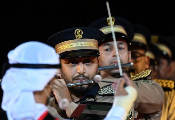 Оркестри Академияи пулиси Шарҷа (АМА) дар омодагии генералии маросими ифтитоҳи Фестивали XVII байналмилалии мусиқии ҳарбӣ &quot;Бурҷи Спасская&quot; дар Майдони Сурхи Маскав. - Sputnik Тоҷикистон