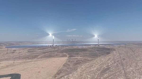 Дар Чин аввалин нерӯгоҳи барқи оинавию офтобӣ дар ҷаҳон ба кор даромад - Sputnik Тоҷикистон