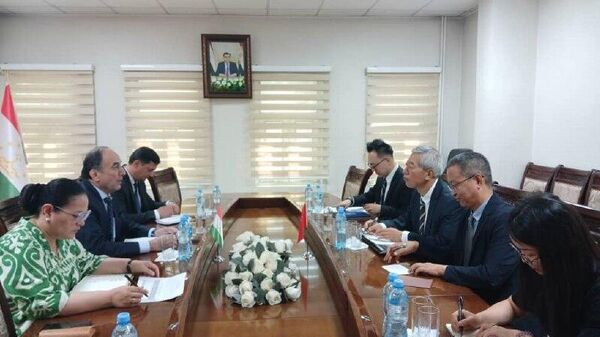 Тоҷикистону Чин дар бораи бунёди роҳҳои дусатҳа дар Душанбе ба мувофиқа расиданд - Sputnik Тоҷикистон