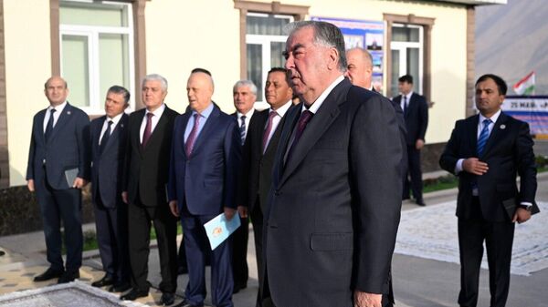 Новые жилые дома в Таджикабадском районе для пострадавших в результате землетрясения. - Sputnik Тоҷикистон