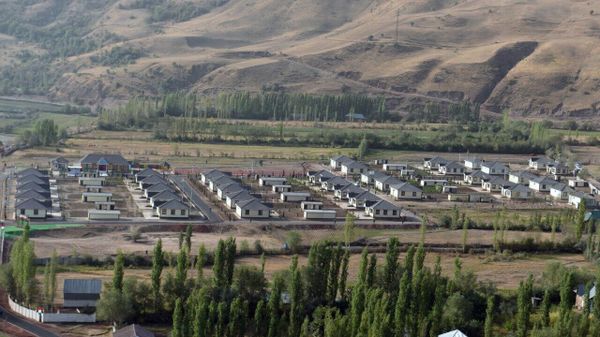 Новые жилые дома в Раштском районе для пострадавших в результате землетрясения. - Sputnik Таджикистан