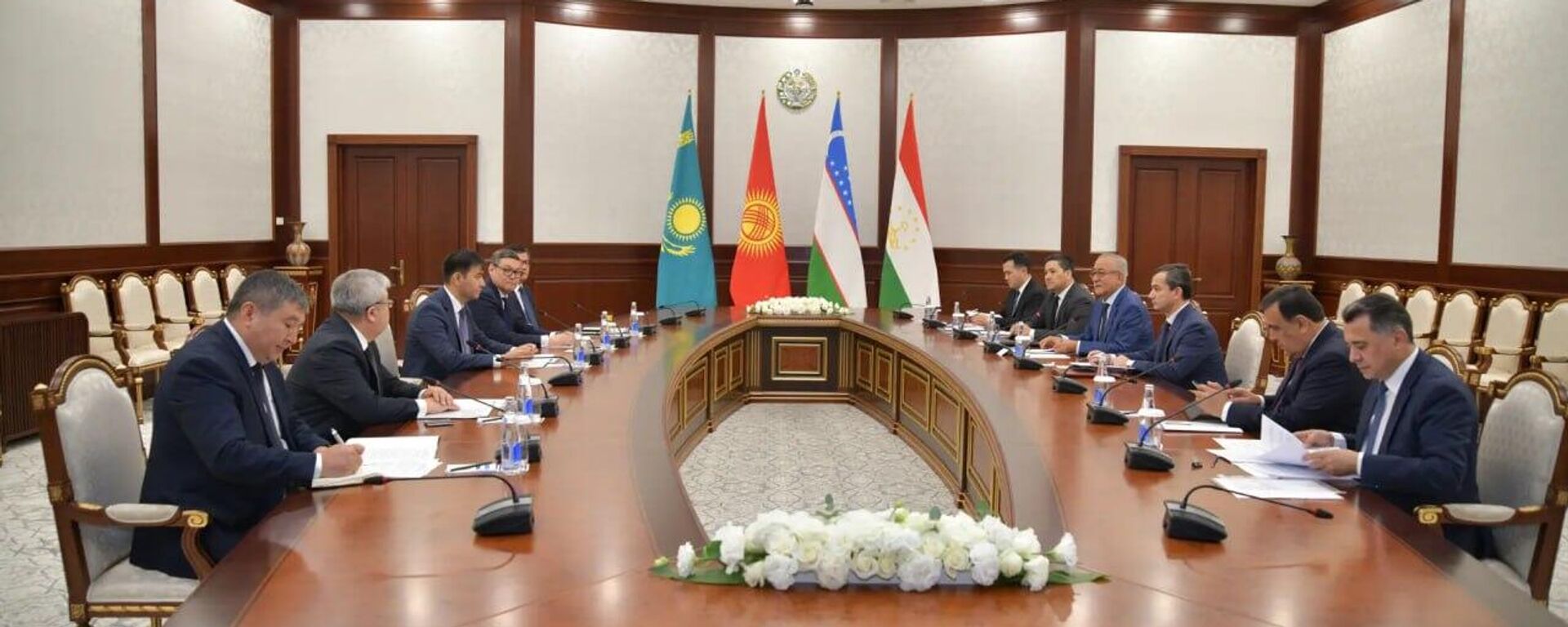 Кишварҳои Осиёи Марказӣ барои барқарор кардани равобити тиҷорӣ, нақлиётӣ ва фарҳангӣ бо мақомоти феълии Афғонистон тавофуқ кардаанд - Sputnik Тоҷикистон, 1920, 26.08.2025