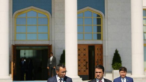 Рустами Эмомалӣ ба Ватан баргашт - Sputnik Тоҷикистон