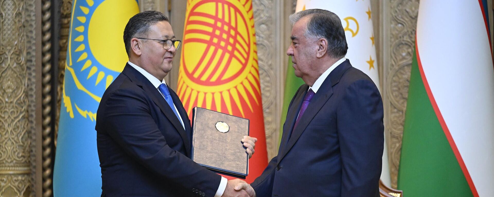 Эмомали Рахмон принял Заместителя Премьер-министра, Министра иностранных дел Республики Казахстан Мурата Нуртлеу  - Sputnik Тоҷикистон, 1920, 29.08.2025