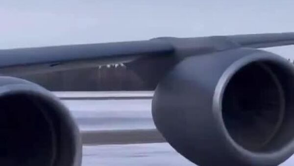 На Аляске разбился истребитель F-35A почти за $200 млн: пилот 50 минут пытался починить самолет в воздухе на связи с инженерами, но безуспешно - Sputnik Таджикистан