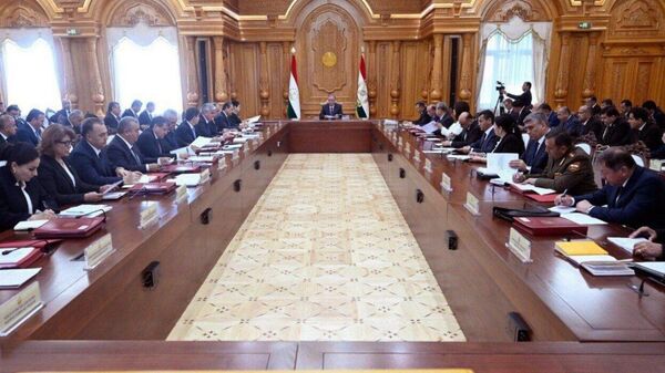 В Таджикистане прошло заседание правительства под председательством Эмомали Рахмона - Sputnik Таджикистан