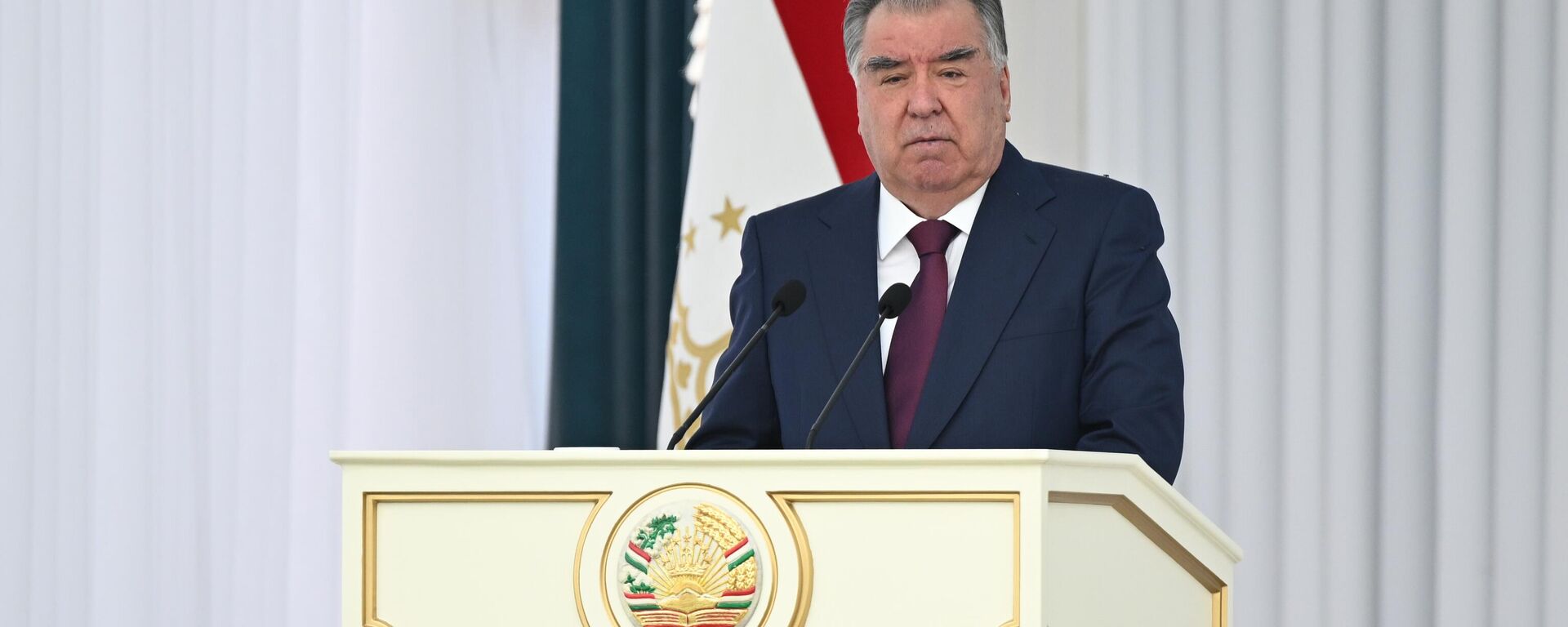 Президент Таджикистана Эмомали Рахмон - Sputnik Тоҷикистон, 1920, 06.10.2025