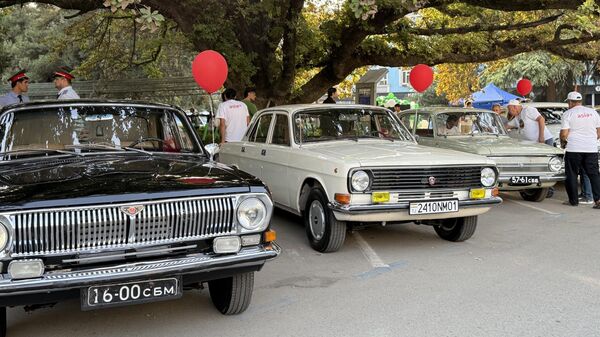 Выставка ретро-автомобилей в Душанбе - Sputnik Таджикистан