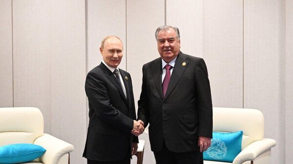 Раҳмону Путин дар Чин мулоқот карданд - Sputnik Тоҷикистон