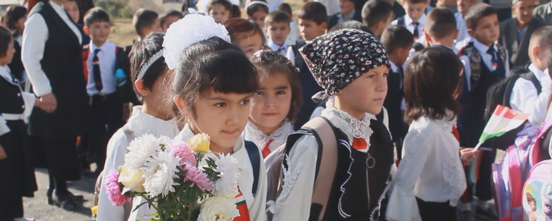 Празднование Дня знаний в кишлаке Далёни Боло Деваштичского района - Sputnik Таджикистан, 1920, 03.09.2025