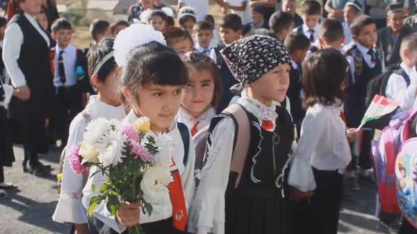 Празднование Дня знаний в кишлаке Далёни Боло Деваштичского района - Sputnik Таджикистан
