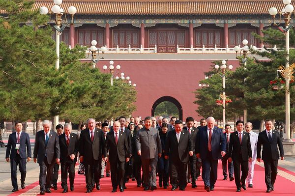 Эмомали Рахмон в Пекине принял участие в торжественном мероприятии, посвященном 80-й годовщине победы китайского народа в Войне с японским милитаризмом и Мировой антифашистской войне. - Sputnik Тоҷикистон