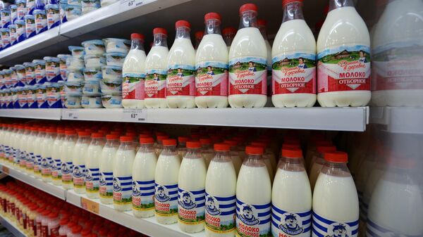 Молочная продукция на прилавке магазина в Москве. - Sputnik Тоҷикистон
