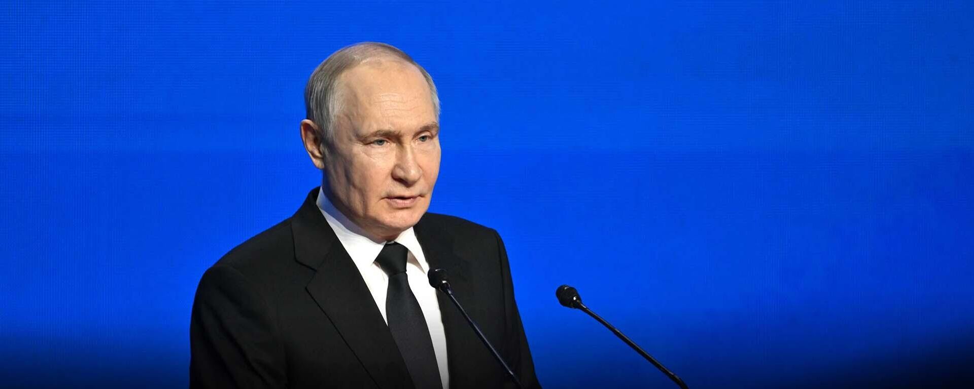 Владимир Путин дар ҷаласаи якҷояи Форуми иқтисодии Шарқӣ-2025 ширкат мекунад  - Sputnik Тоҷикистон, 1920, 05.09.2025