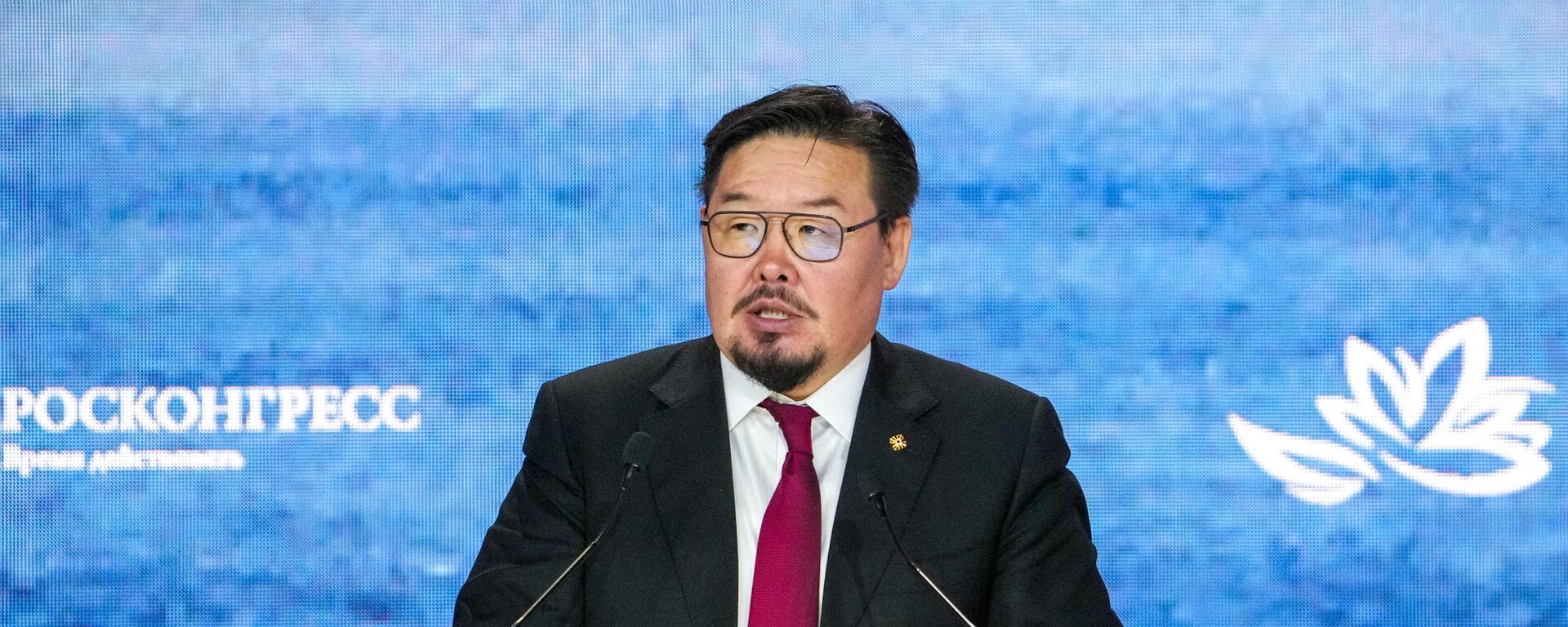  Премьер-министра Монголии Гомбожавын Занданшатар на пленарной сессии Восточного экономического форума.  - Sputnik Таджикистан, 1920, 05.09.2025