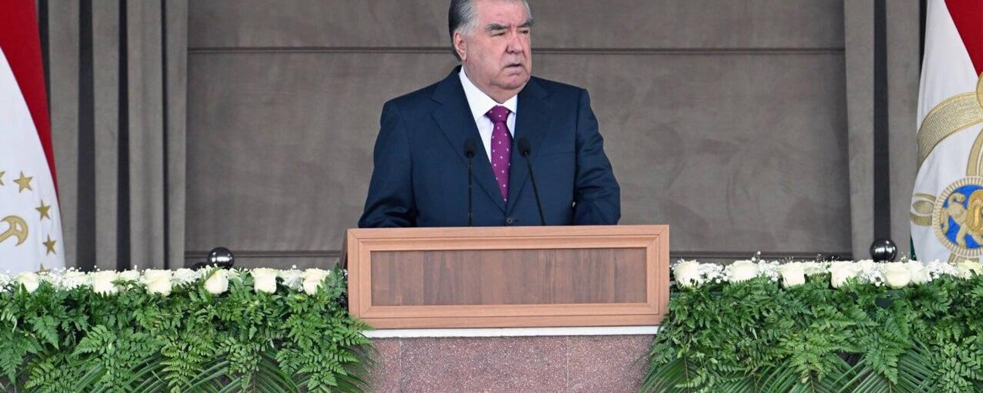 Раҳмон гуфт барои чӣ масъулияти сохторҳои низомӣ ва мақомоти ҳифзи ҳуқуқ зиёд гардидааст - Sputnik Тоҷикистон, 1920, 05.09.2025