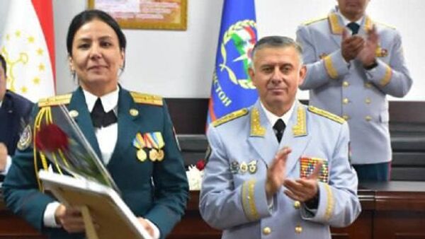 В КЧС Таджикистана наградили состав новыми воинскими званиями, медалями и почетными грамотами - Sputnik Таджикистан