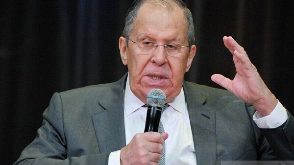 Действия Запада, требующего отказа от российских энергоресурсов, подрывают экономику стран-партнеров Москвы, заявил Лавров на встрече со студентами МГИМО - Sputnik Таджикистан