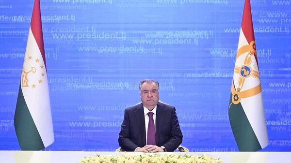 Раҳмон тоҷикистониёнро бо 34-солагии истиқлоли давлатии Тоҷикистон табрик гуфт - Sputnik Тоҷикистон