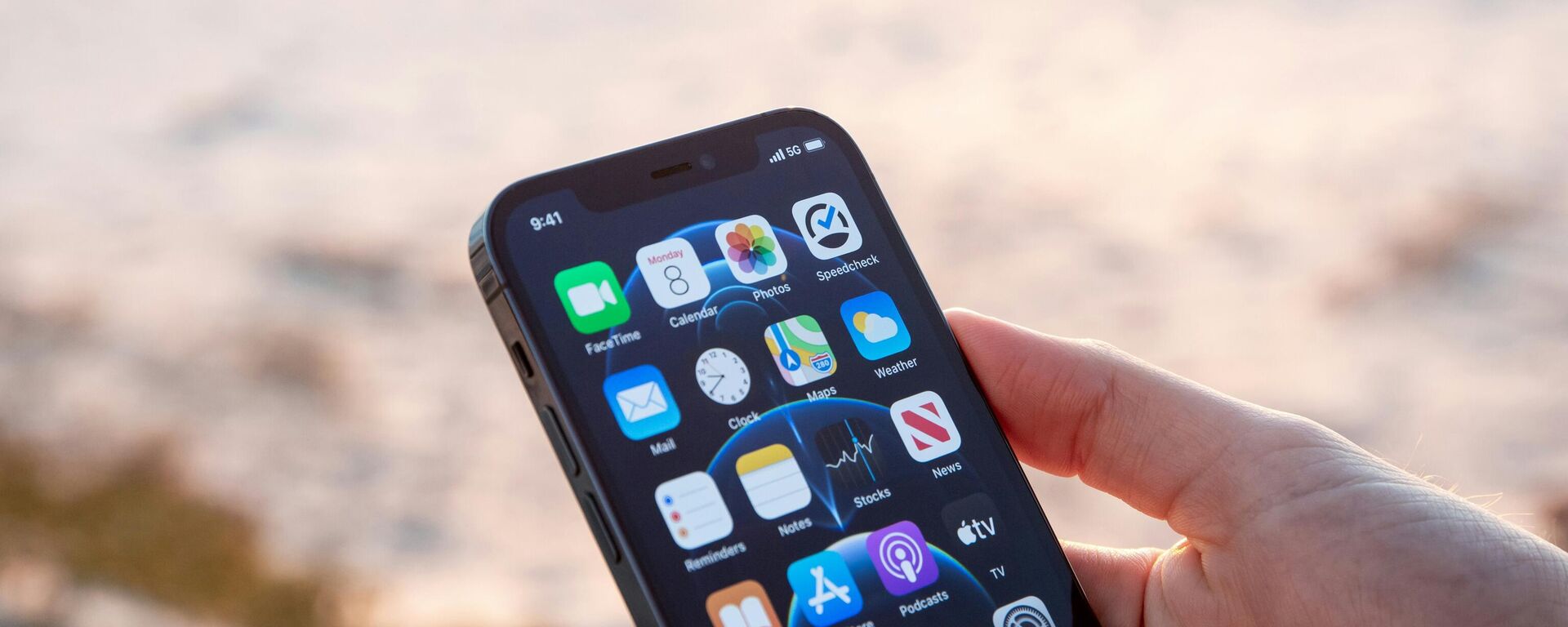 Экран мобильного телефона - Sputnik Тоҷикистон, 1920, 12.09.2025