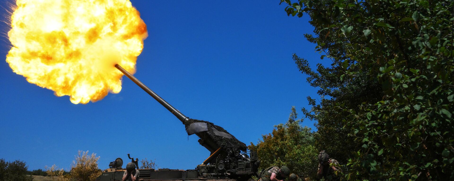 Боевая работа артиллеристов группировки войск Центр на Красноармейском направлении - Sputnik Таджикистан, 1920, 07.10.2025