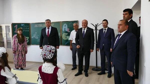 В Фархоре сдали в эксплуатацию новое здание школы: теперь 480 местных ребят смогут обучаться в две смены - Sputnik Таджикистан