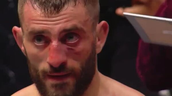 Азам Ғафоров баъди танаффуси тулонӣ баргашт ва ғалаба ба даст овард - Sputnik Тоҷикистон