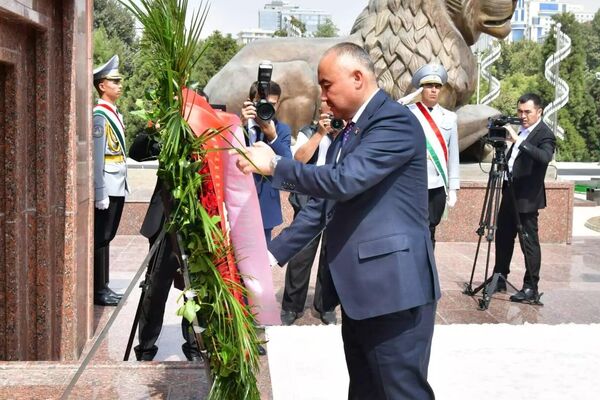 Официальный визит председателя Жогорку Кенеша Киргизской Республики в Таджикистан. Официальный визит председателя Жогорку Кенеша Киргизской Республики в Таджикистан. - Sputnik Тоҷикистон